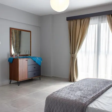 Long Apartment *