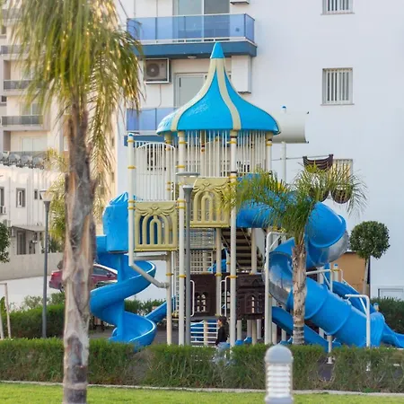 Long Apartament *