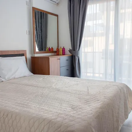 Long Apartament *