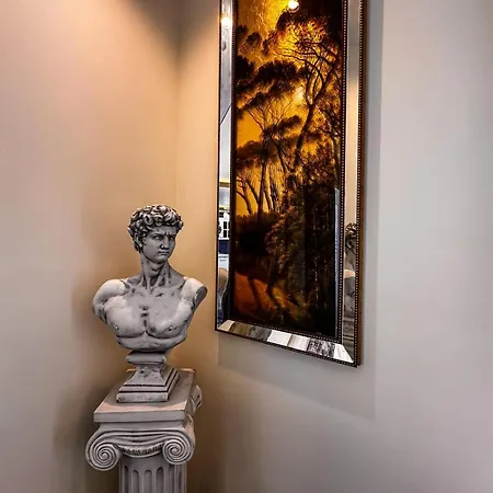 Apartment Long