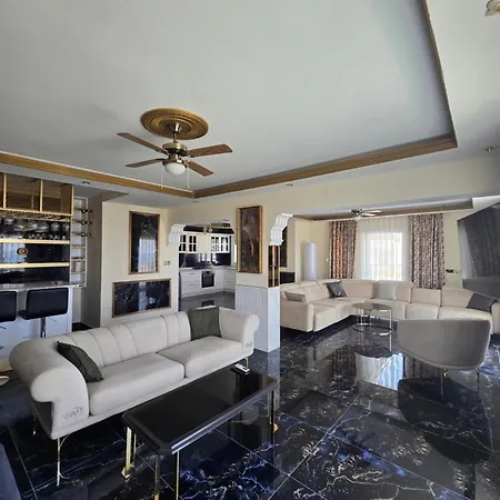 Long Apartament Trikomo