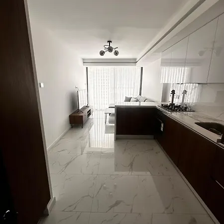 Apartment Long