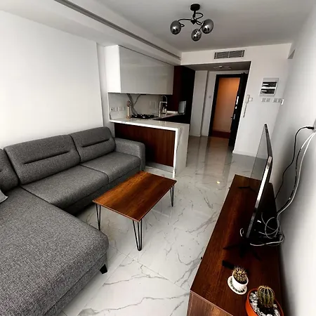 Apartment Long *