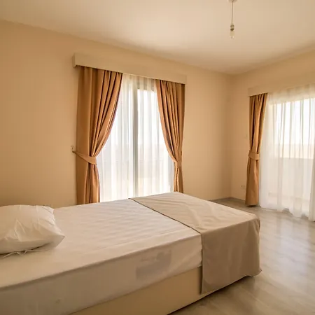 Apartment Long
