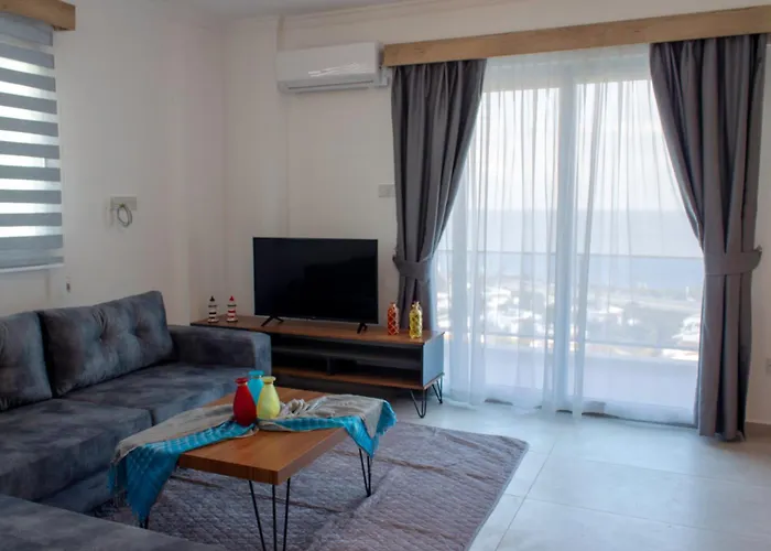 아파트 Long Trikomo