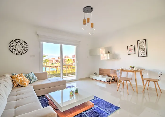 아파트 Long Trikomo